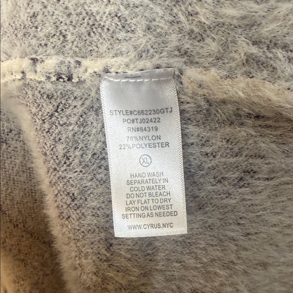 Cyrus Plaid Fuzzy Open Front Cardigan Sweater XL Gray Cream - Picture 6 of 9